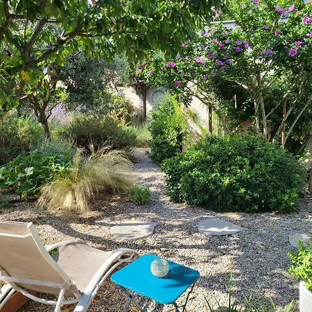 Homestay Chez Nous Dans Notre Petit Jardin Montpellier