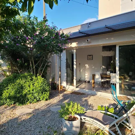 Homestay Chez Nous Dans Notre Petit Jardin *